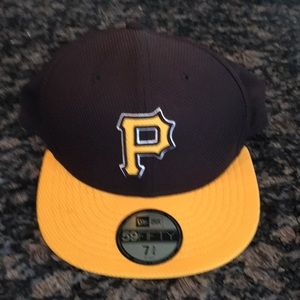 New Era Accessories - MENS PIRATES BASEBALL HAT New Era Accessories - MENS PIRATES BASEBALL HAT